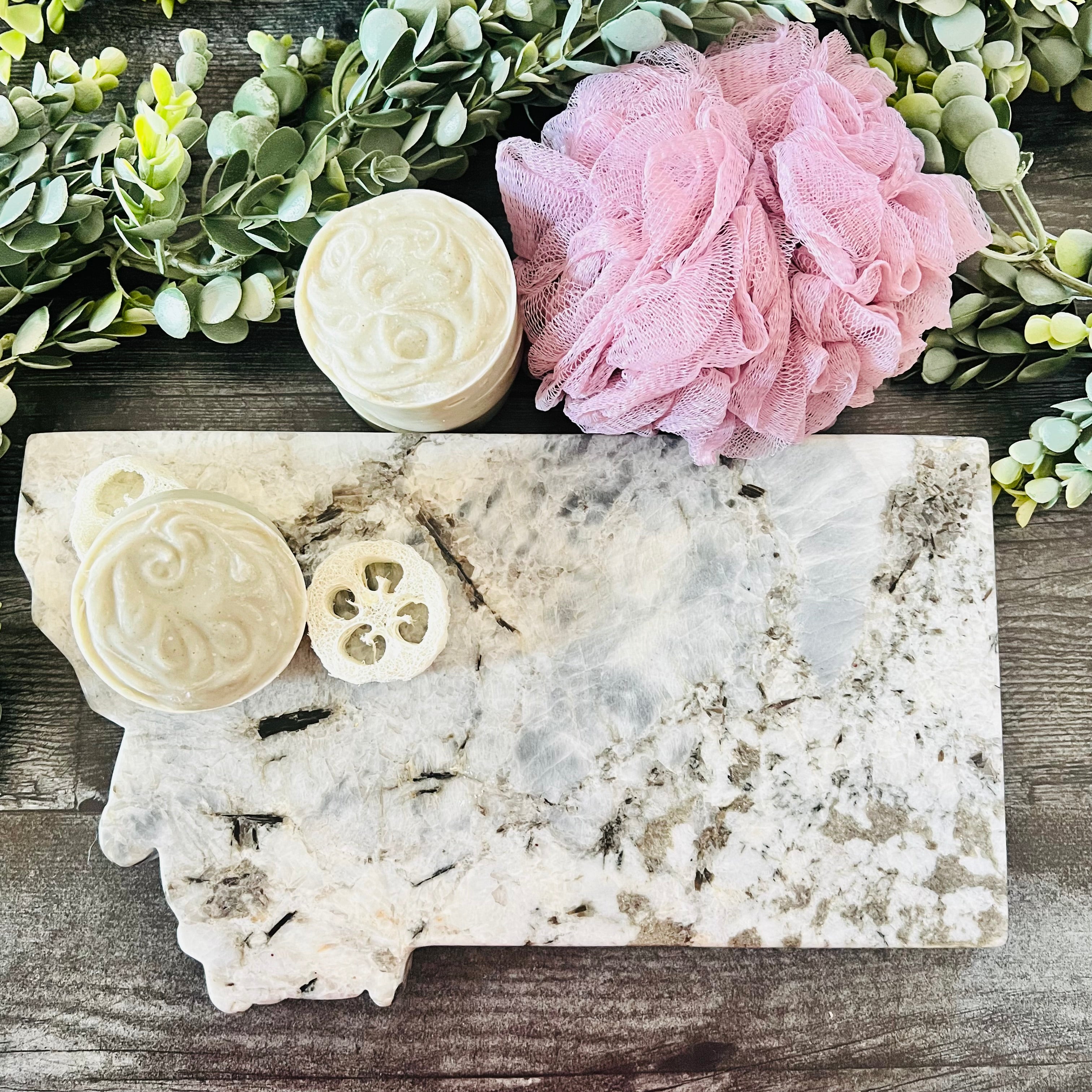 Eucalyptus Peppermint Loofah Goat's Milk Soap
