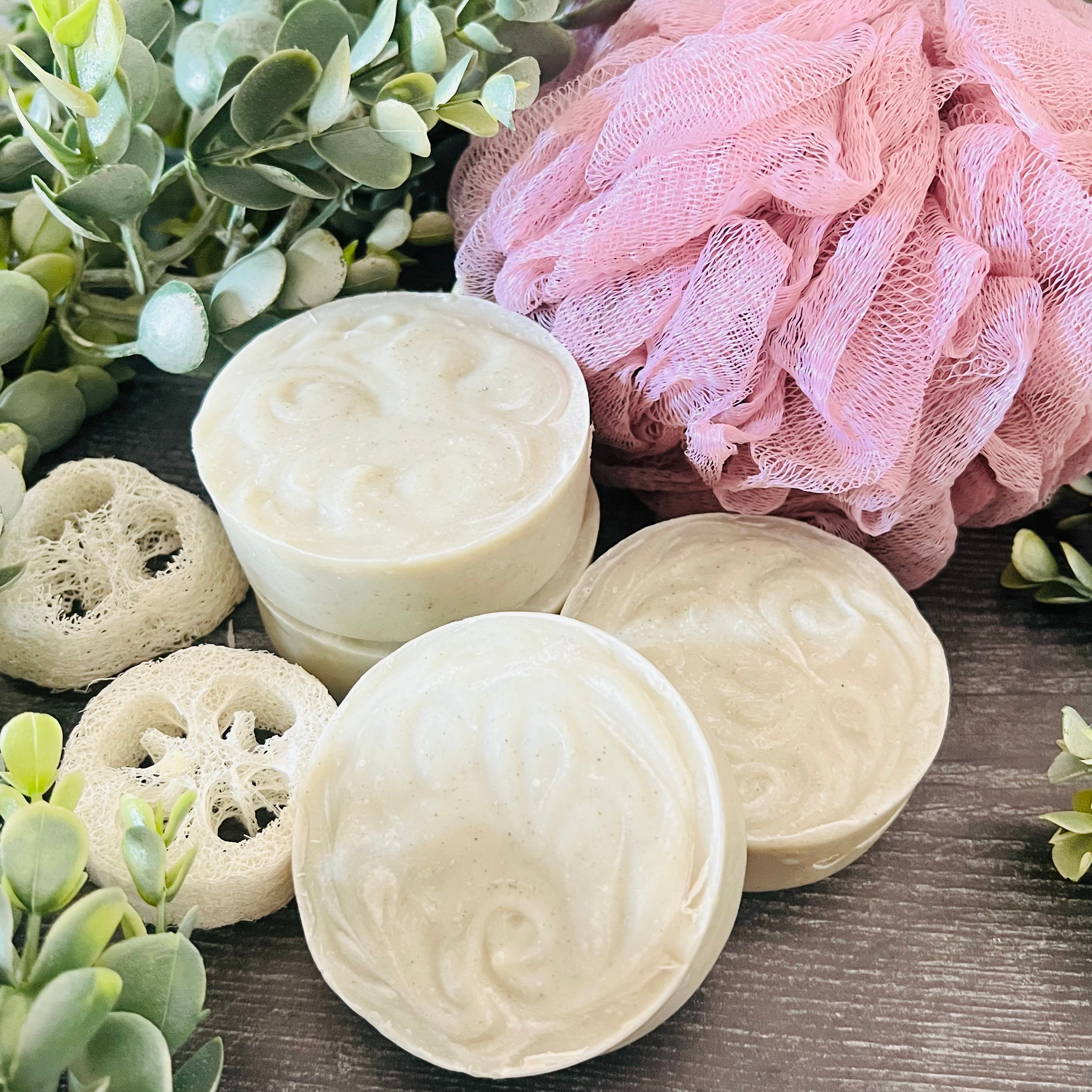 Eucalyptus Peppermint Loofah Goat's Milk Soap